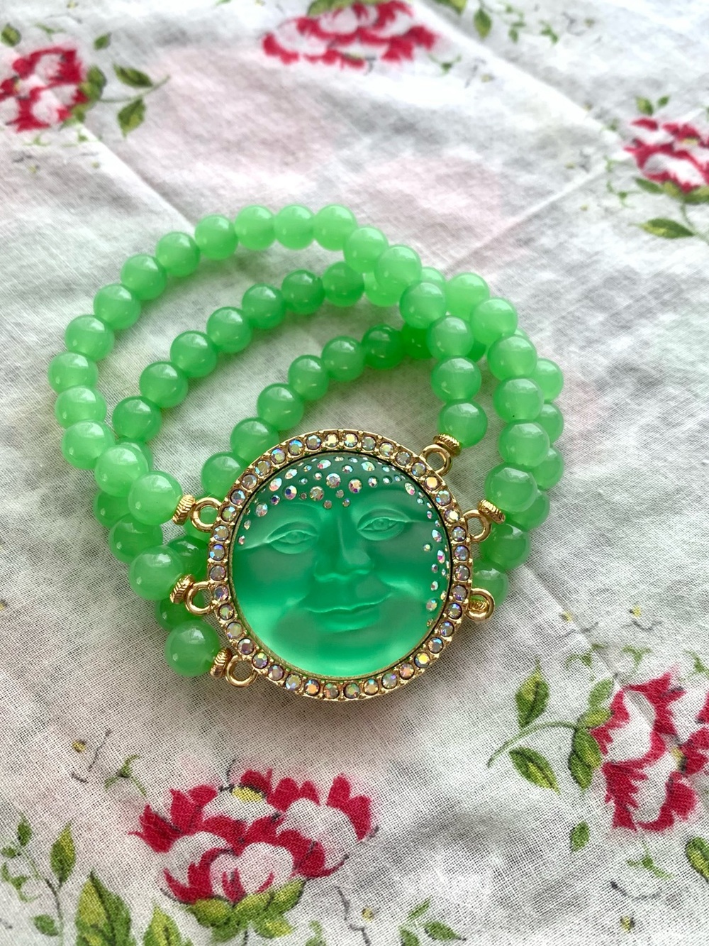 Kirk’s Folly Green Moon Face Glass Beaded Bracelet